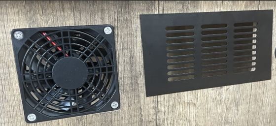 Compact Reptile Feeding Box Moisture Proof With Ventilation Fan And Window